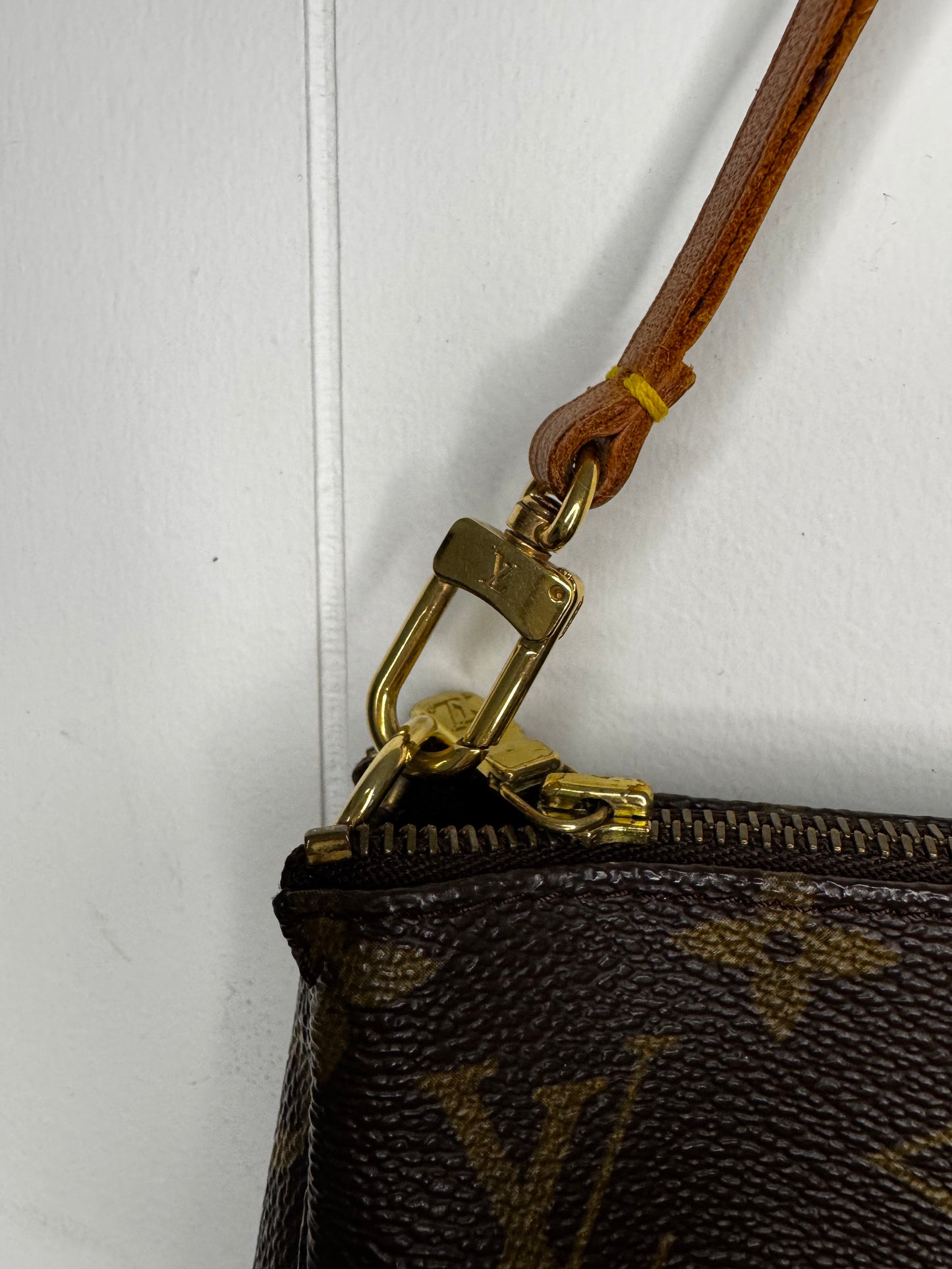 Vintage Authentic Louis Vuitton Pochette